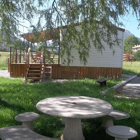 Bungalow Blieux Extérieur photo